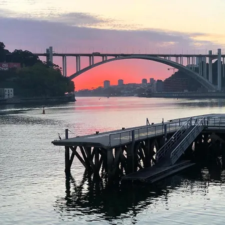 14º Esquadra — Cais Pedras Pensjonat 3*