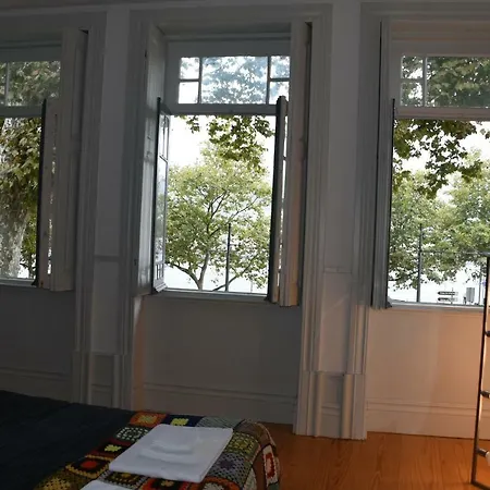 14º Esquadra — Cais Pedras Porto