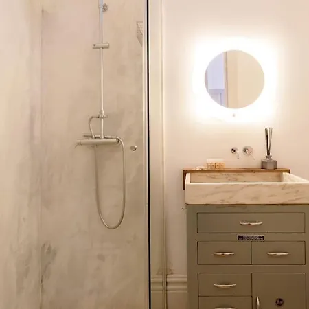 Casa de hóspedes 14º Esquadra — Cais Pedras