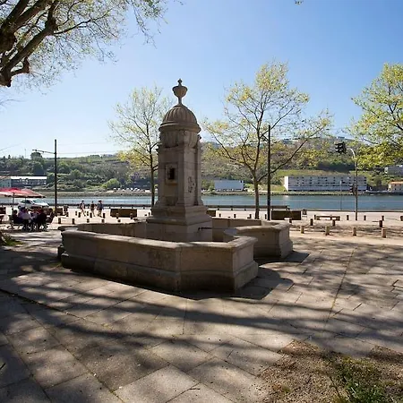 Casa de hóspedes 14º Esquadra — Cais Pedras Porto
