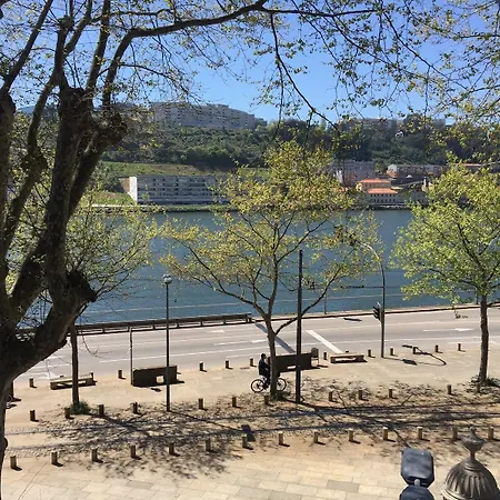 14º Esquadra — Cais Pedras 3*