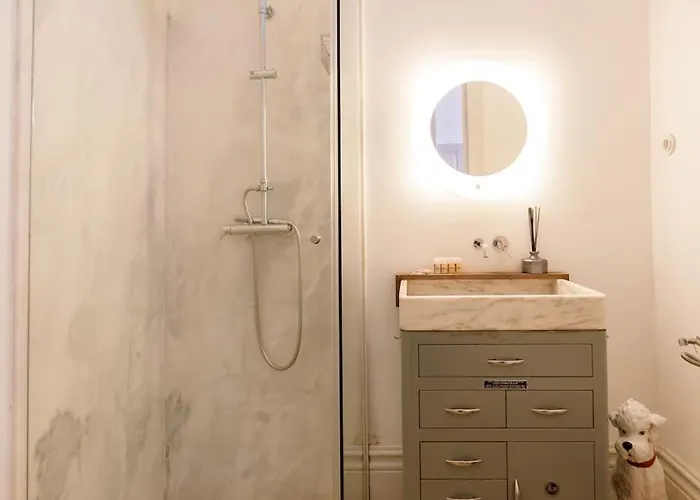 Guest house 14º Esquadra — Cais Das Pedras Guest House