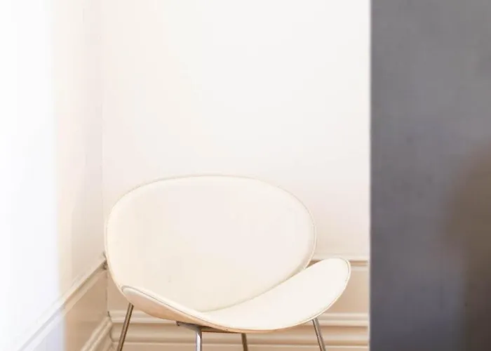 14º Esquadra — Cais Pedras 3* ポルト