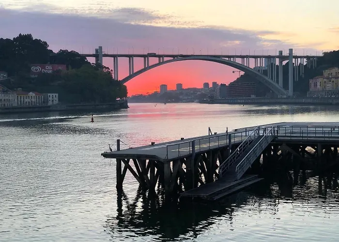 14º Esquadra — Cais Pedras Pensjonat 3*