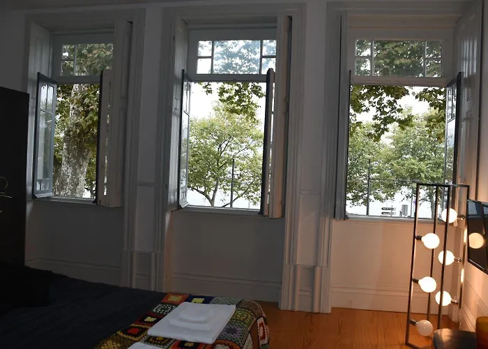 14º Esquadra — Cais Das Pedras Guest House 3*