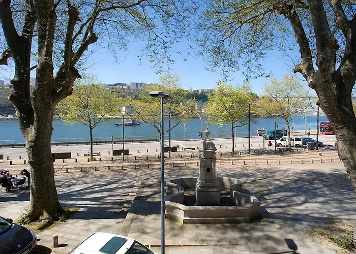 14º Esquadra — Cais Pedras Pensión 3*