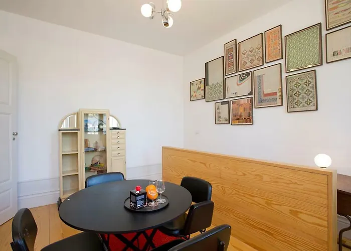 14º Esquadra — Cais Pedras Pensión